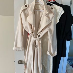 Trench coat cream